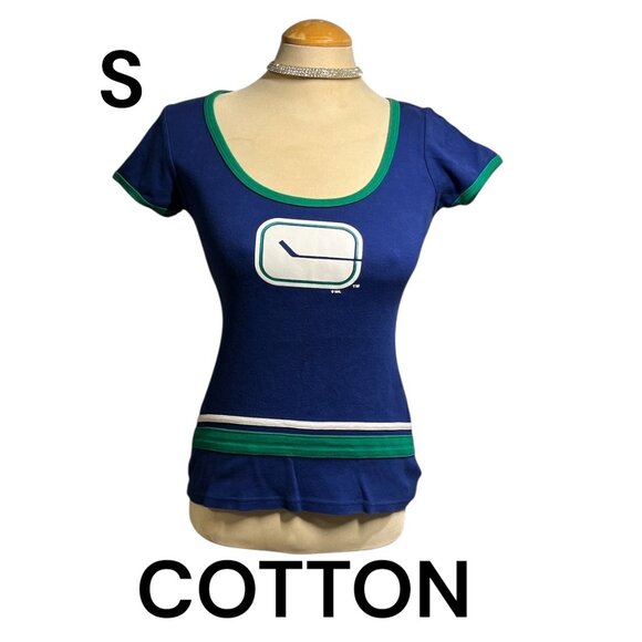 NHL VANCOUVER CANUCKS Vintage Women's Tee Shirt Size Small Cotton - Picture 1 of 9